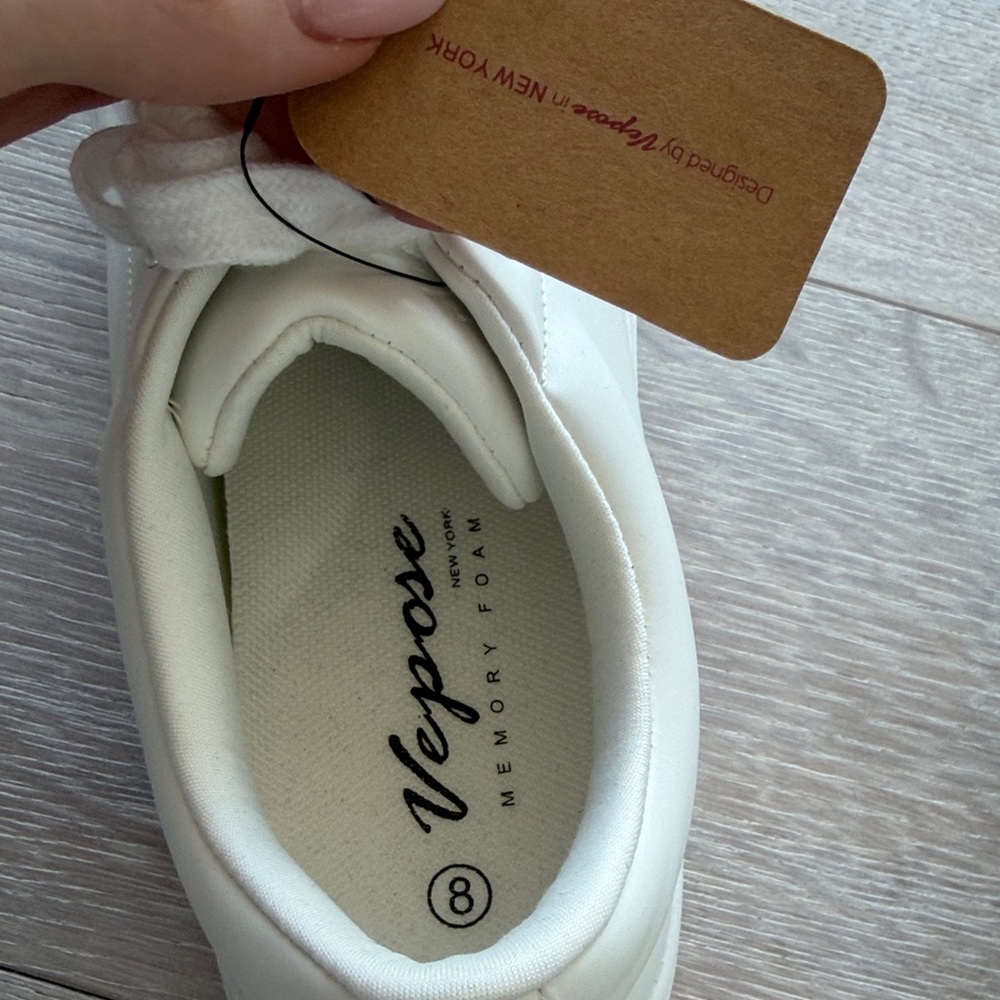 Vepose Women's Classic White Sneakers - Picture 2 of 8